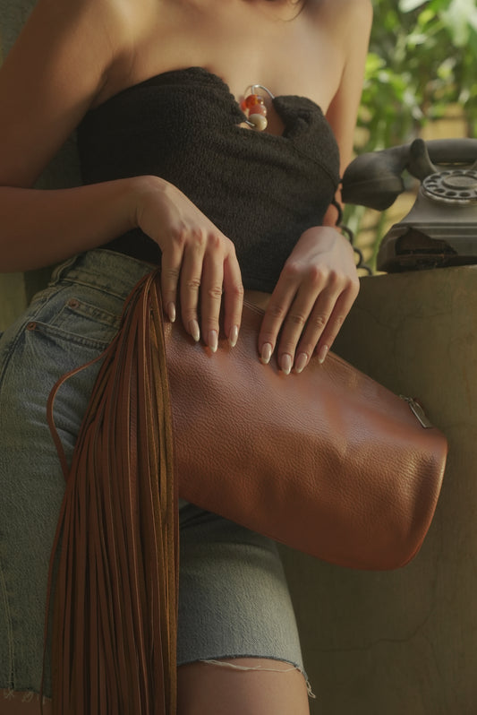 The ZEYA clutch in Brown