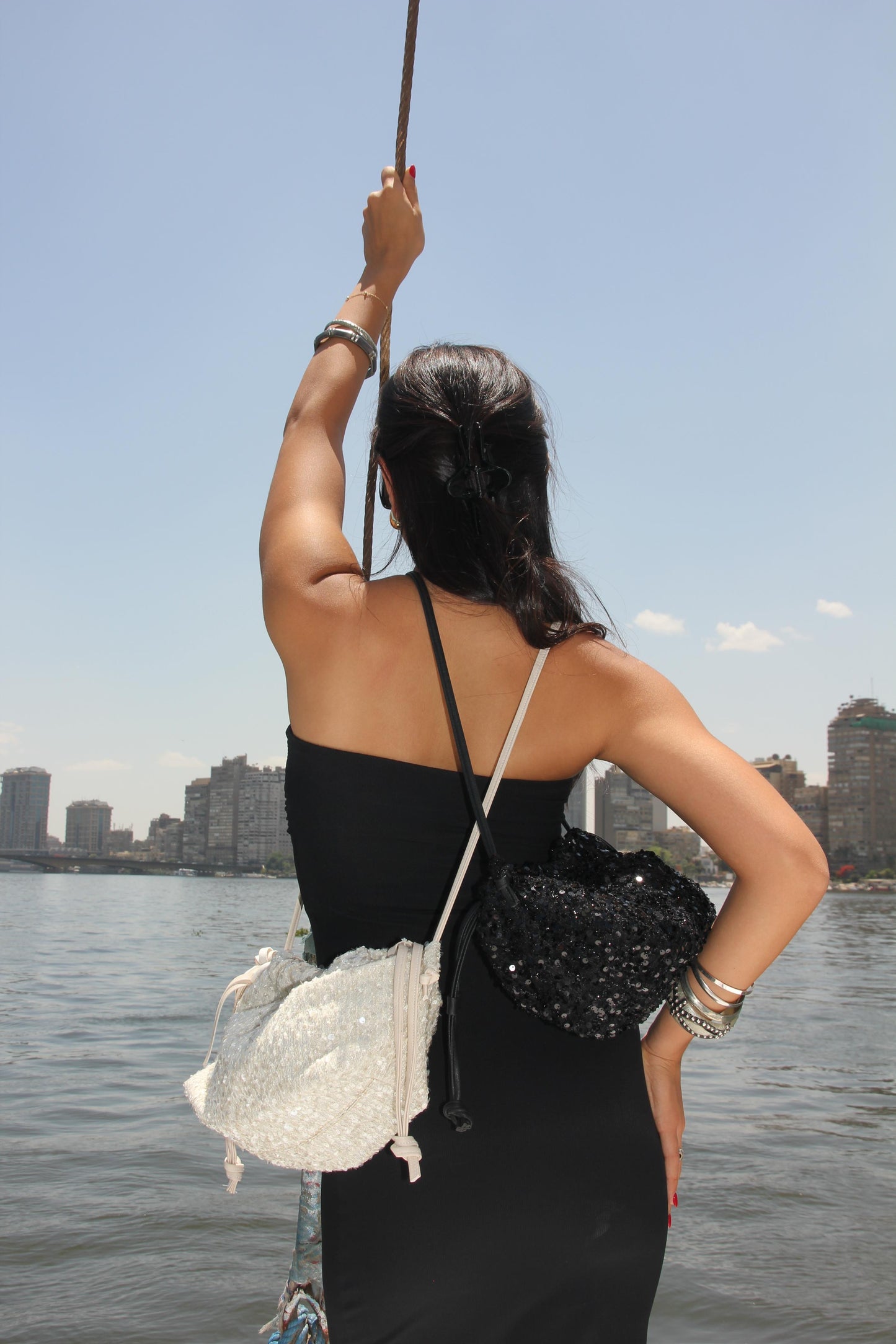 Shira Clutch In Off-White
