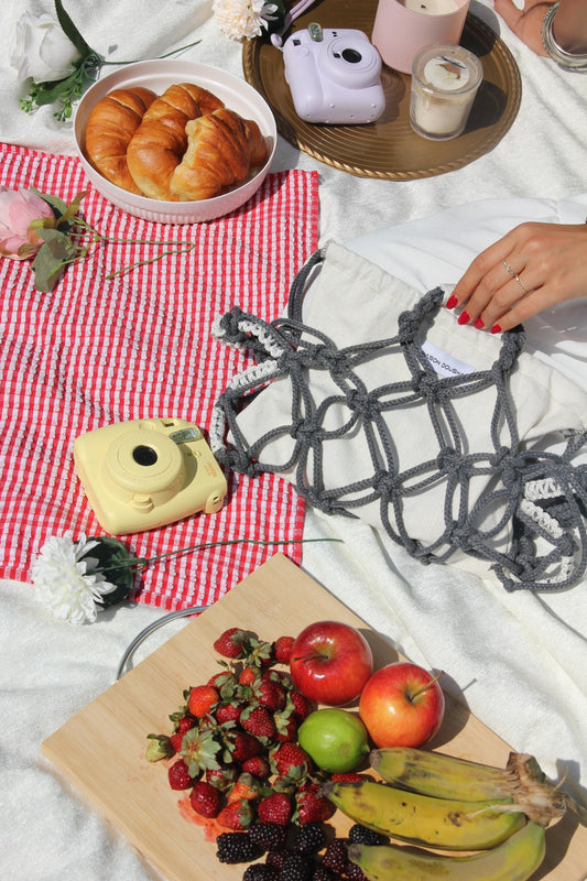 Mākra in grey & cream