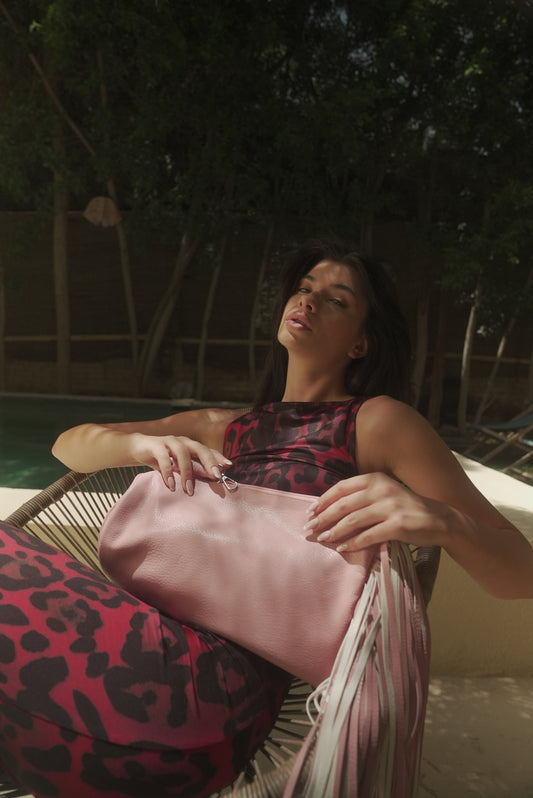 The ZEYA clutch in Baby Pink