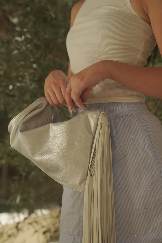 The ZEYA clutch in Silver